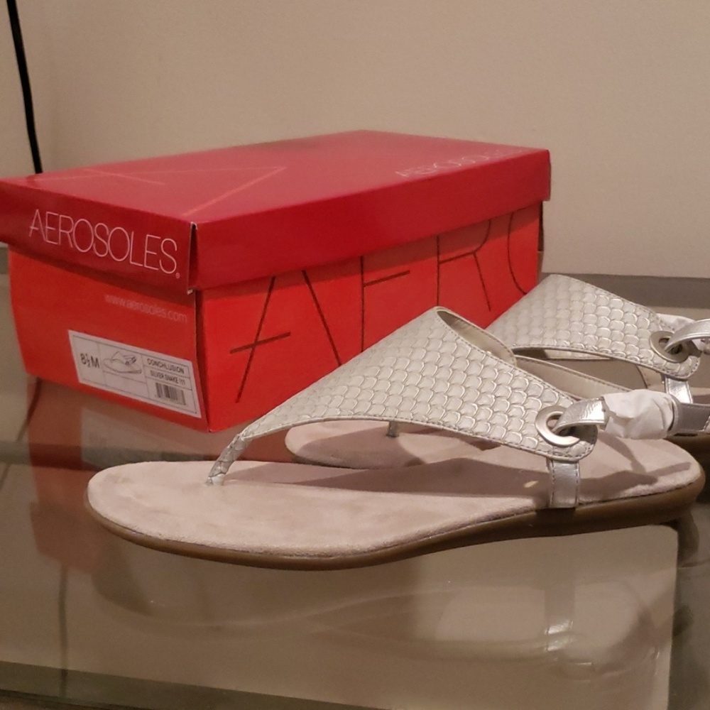 Brand new super comfy sandals! Aerosoles
